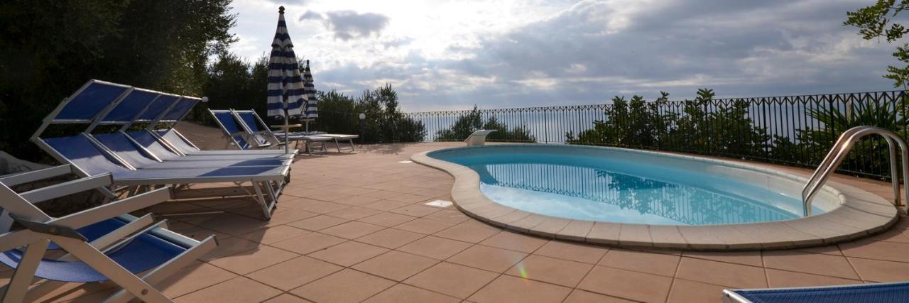 Villa "Ai Galli" Террачина Экстерьер фото